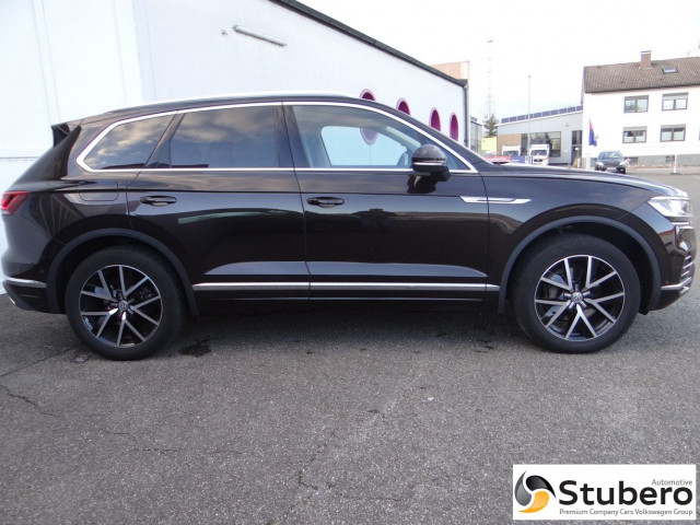 View of Volkswagen Touareg 4Motion 3.0 TDI BMT V6 210kW 8-Gang DSG .