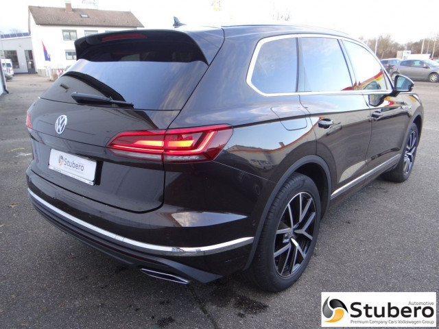 View of Volkswagen Touareg 4Motion 3.0 TDI BMT V6 210kW 8-Gang DSG .