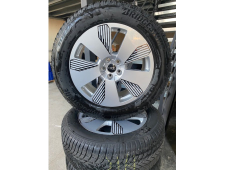 Winterrädern Original Audi e-tron 5 Arm Aero Design Bridgestone 255/55R19 DOT22 4KE601025L