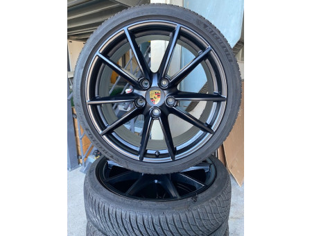 Winterkompletträder Original Porsche Carrera S schwarz hochglanz 992.1 C2 C4 4S GTS 20, 21 Zoll 992601025C 992601025E 
