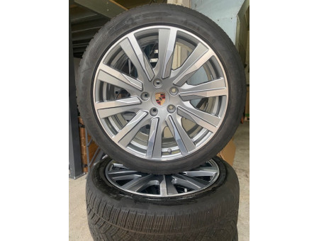 Roues hiver Origine Porsche Taycan Tequip Design 9J x 20 ET54 + 11J x 20 ET60, Goodyear 245/45 + 285/40 R20 9J1073600G